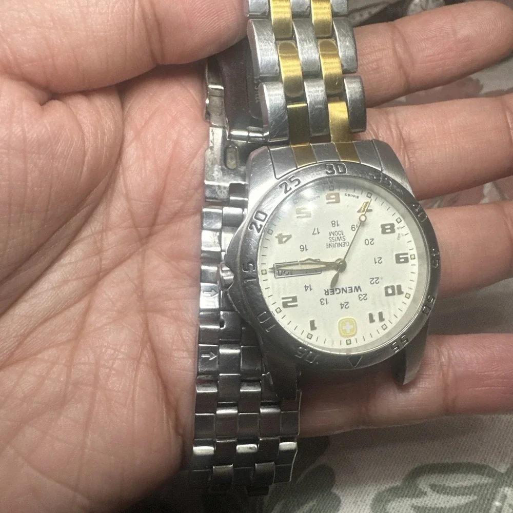 Working‎ Wenger Genuine Swiss 100M Men's Quartz 38mm Steel watch-Missing Pin